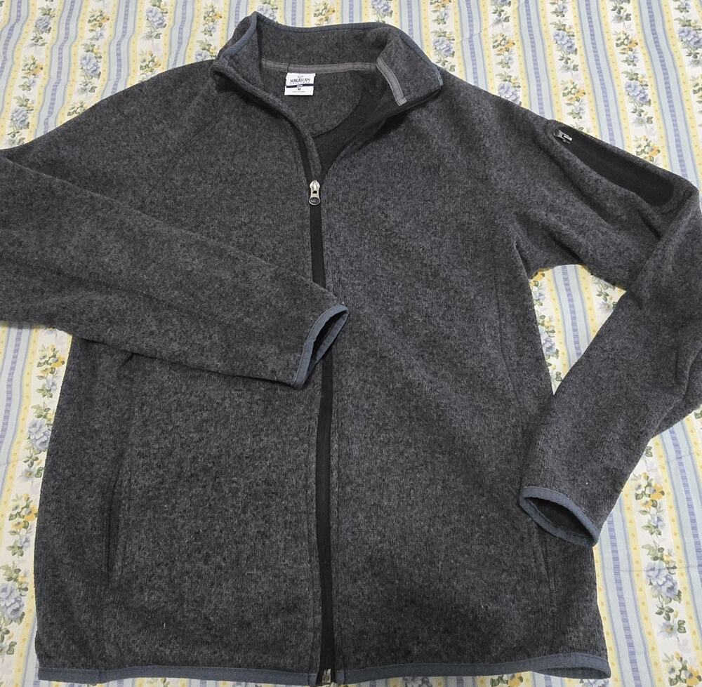 Magellan Outdoors Mens MEDIUM Gray Full Zip Sweater Fleece Jacket Arm Pocket